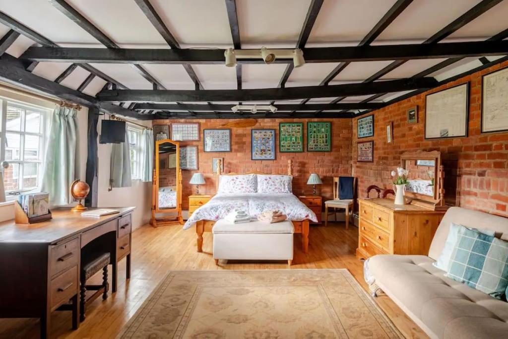 Cozy One-Bedroom Cottage In Great Tey Esterno foto